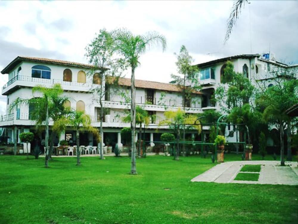 Hacienda la Puerta de Enmedio 54/56