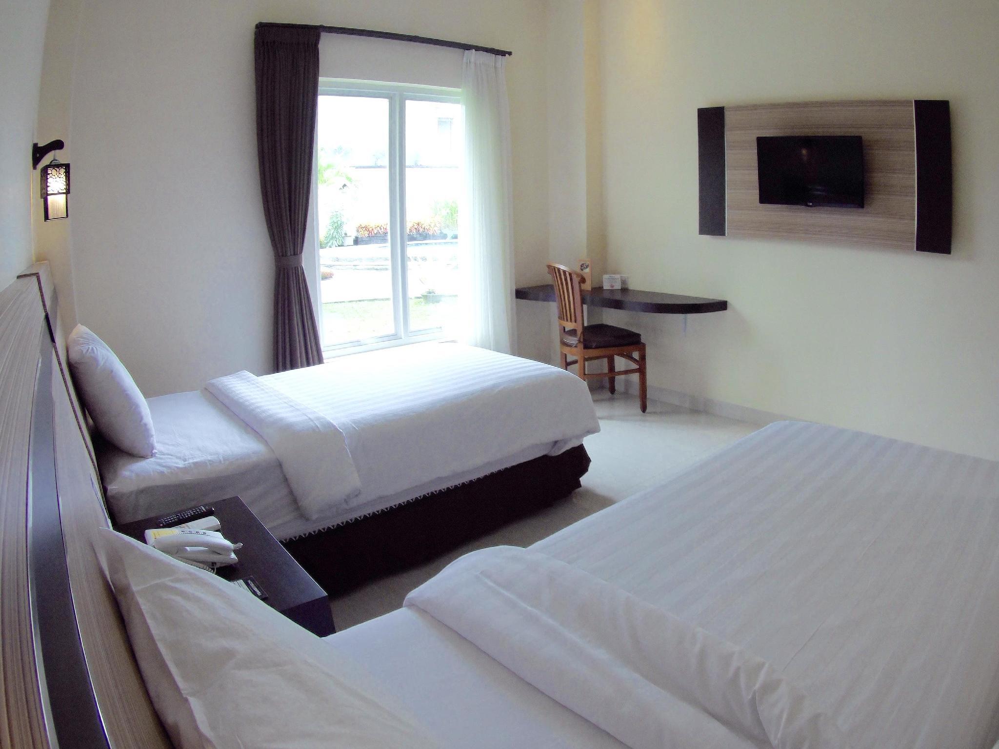 HOTEL PURI INDAH & CONVENTION 15/99