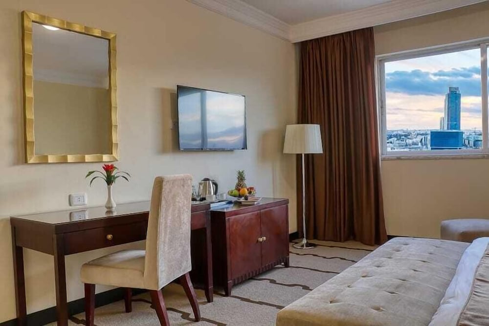 SANDY PALACE HOTEL 36/50