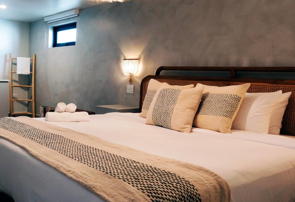 Bali Hotel Adults Only Isla Verde, a Trademark by Wyndham 24/62