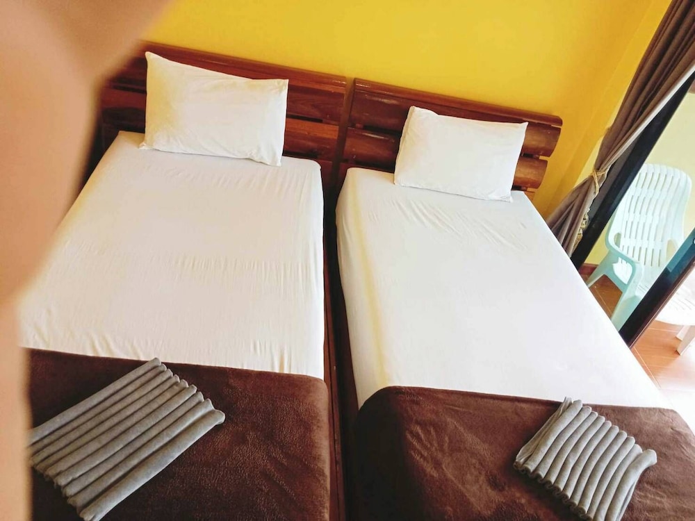 PHI PHI SAND SEA VIEW RESORT 26/57