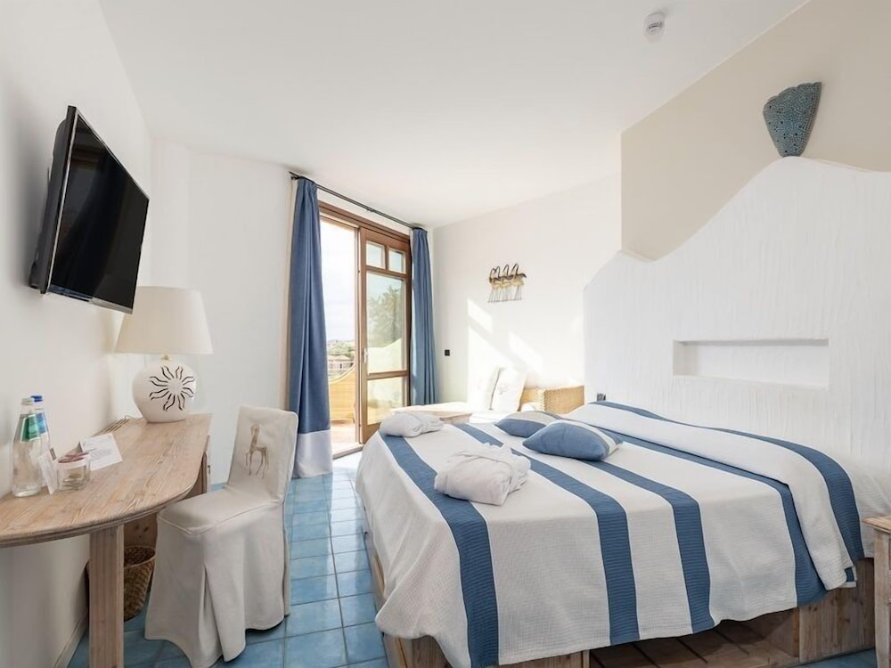 Hotel Resort And Spa Baia Caddinas 11/50