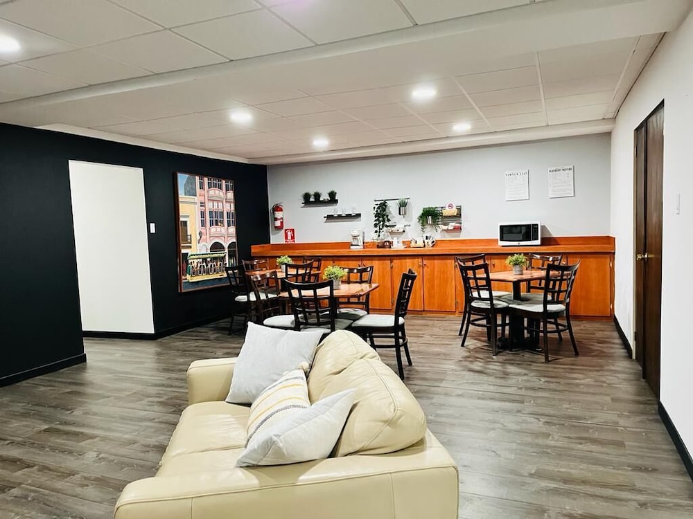 S.J. Suites Hotel 34/39