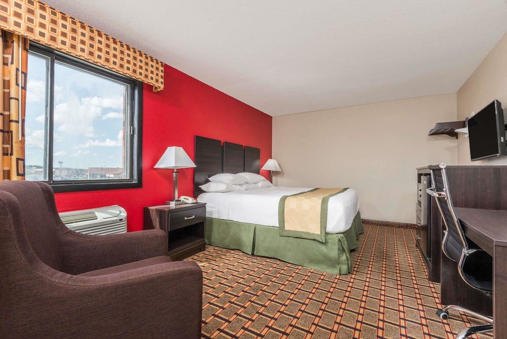 Days Inn By Wyndham Muncie -Ball State University 6/15