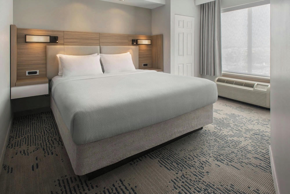 استوديو بسرير كينج مع أريكة، Springhill Suites Pittsburgh Mills 4/10