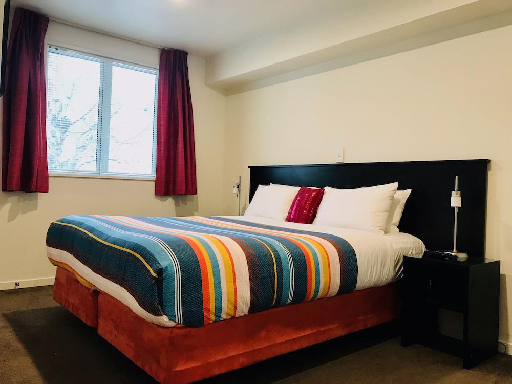 SALERNO MOTEL APARTMENTS 5/48