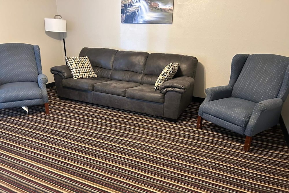 AmericInn by Wyndham Saint Ignace 34/56