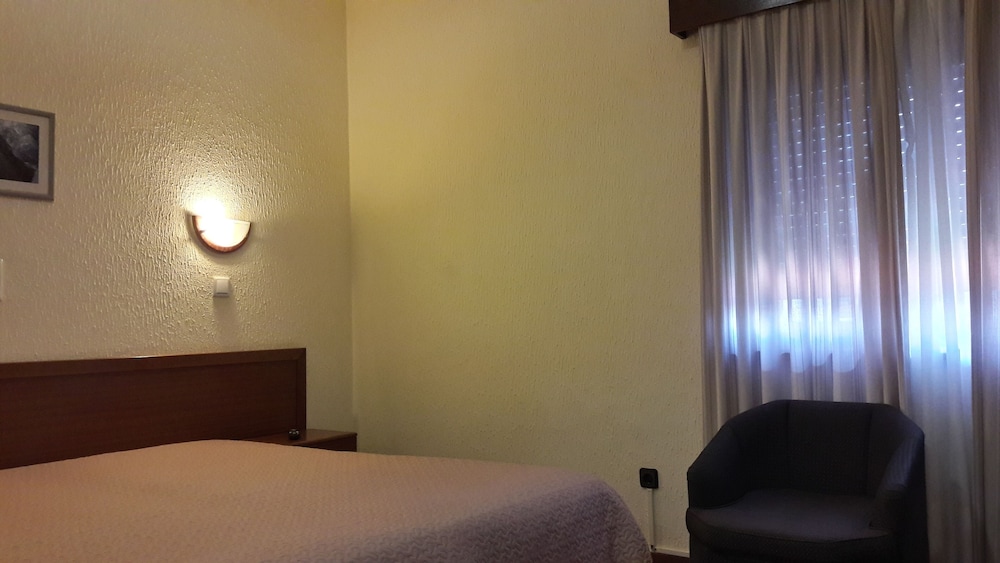 ROOM, TRIPLE