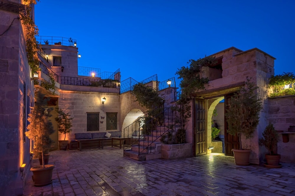 Sinasos Palace Cave Hotel 38/48