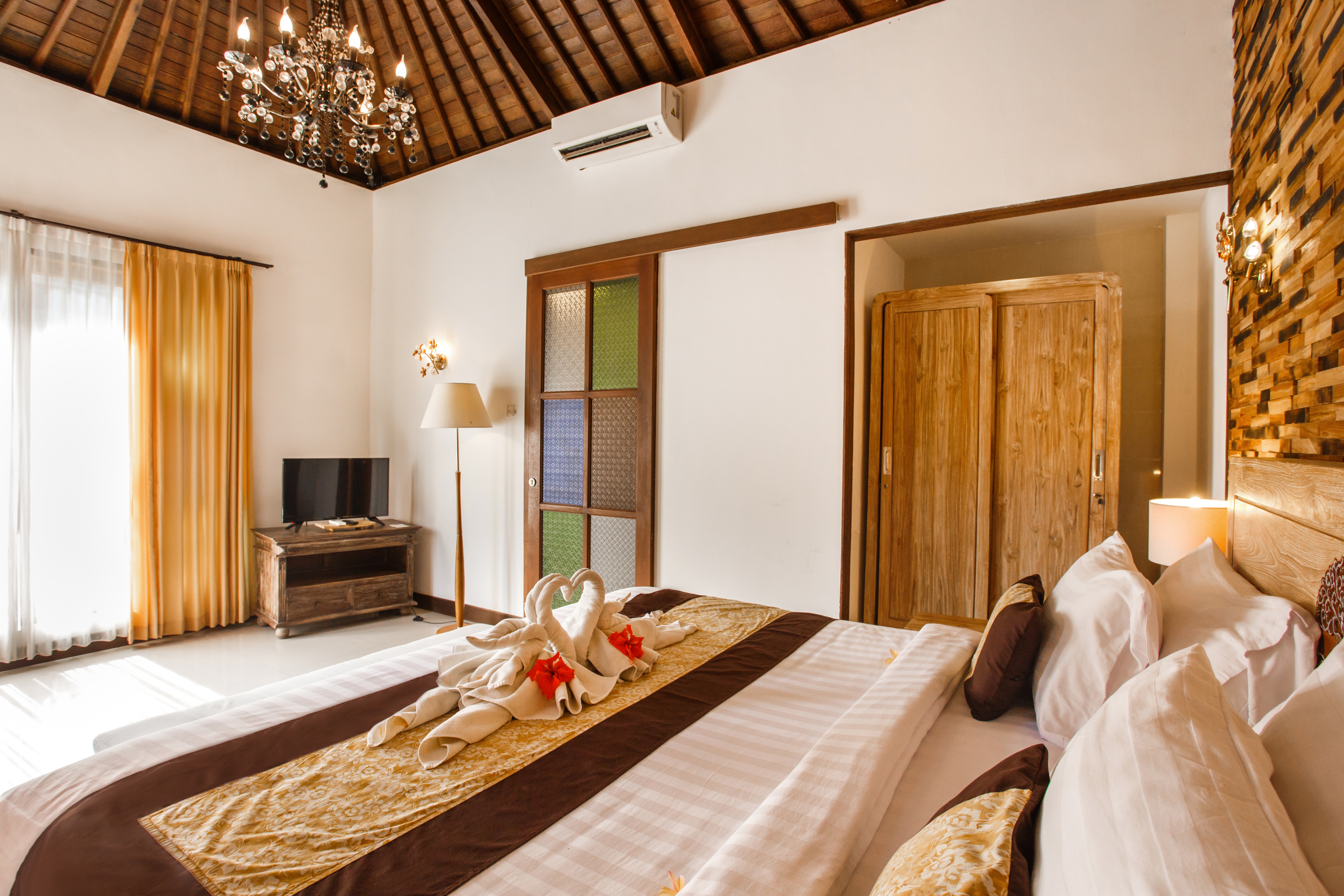 3 Bedrooms, Pool, Villa