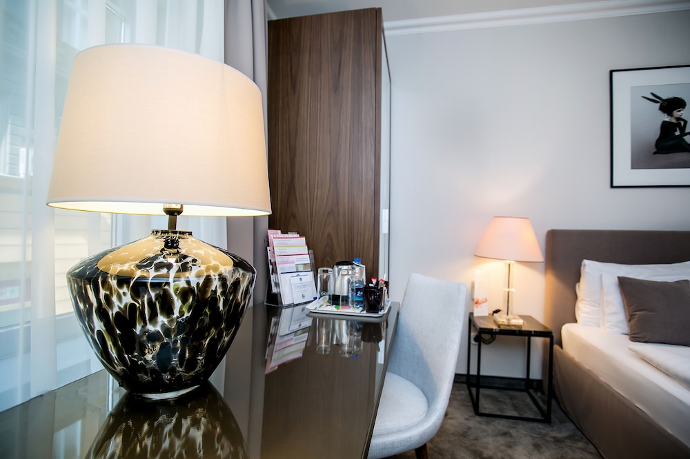 Ambra Hotel 58/61
