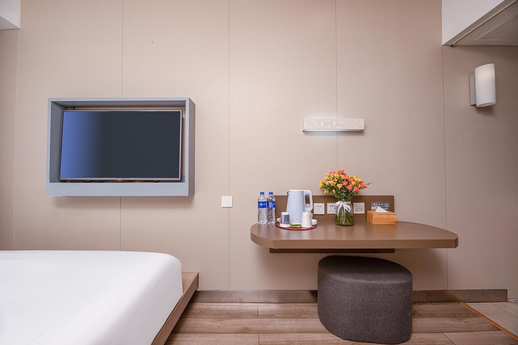 Home Inn (Jinhua Municipal Government Bayi South Street Subway Station) 48/49