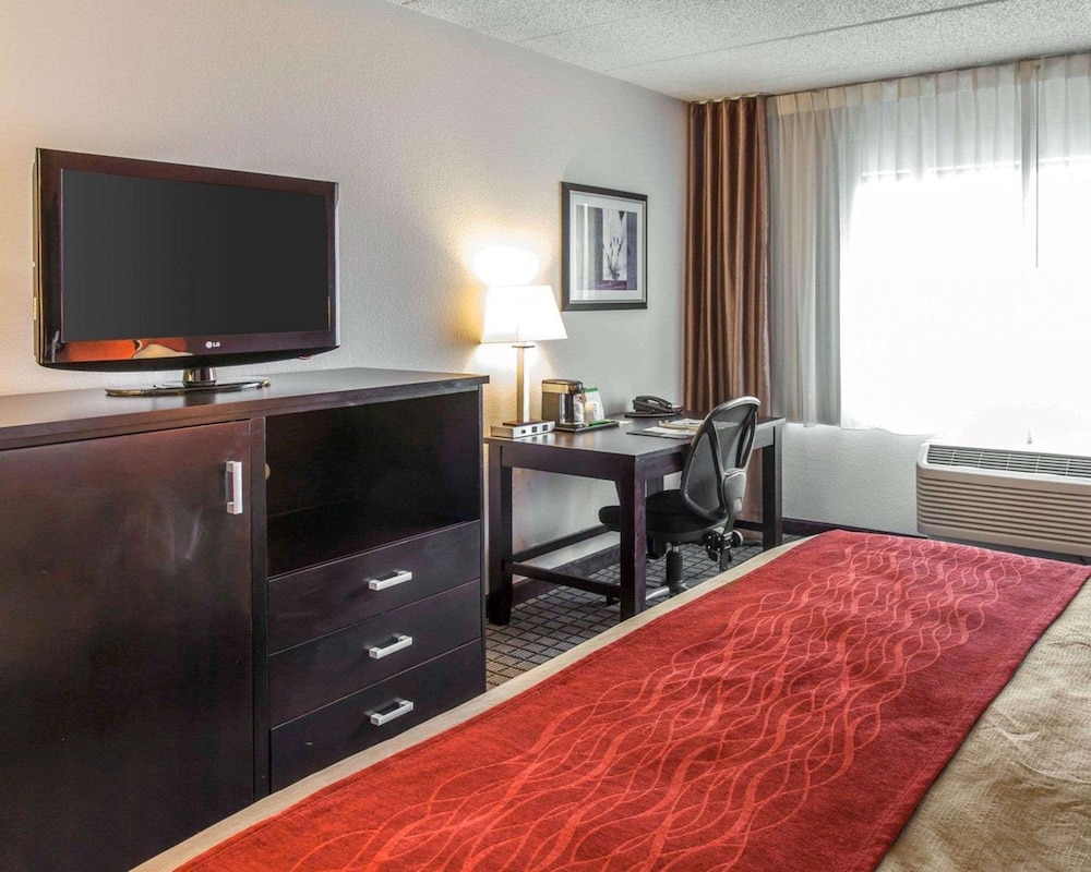 Clarion Hotel & Suites BWI Airport North 47/62