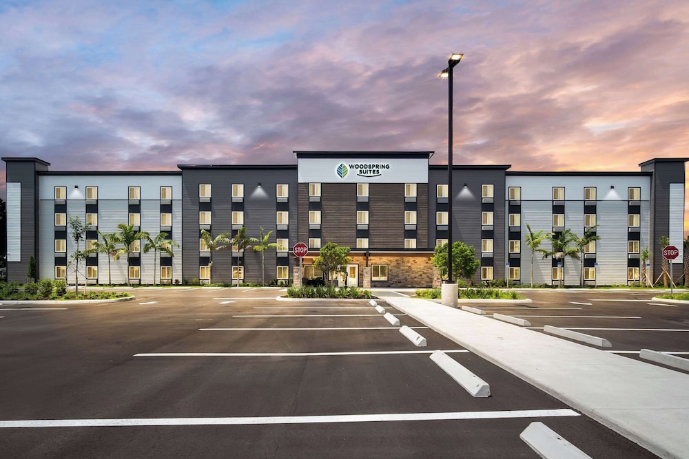WoodSpring Suites Fort Myers - Cape Coral 35/44