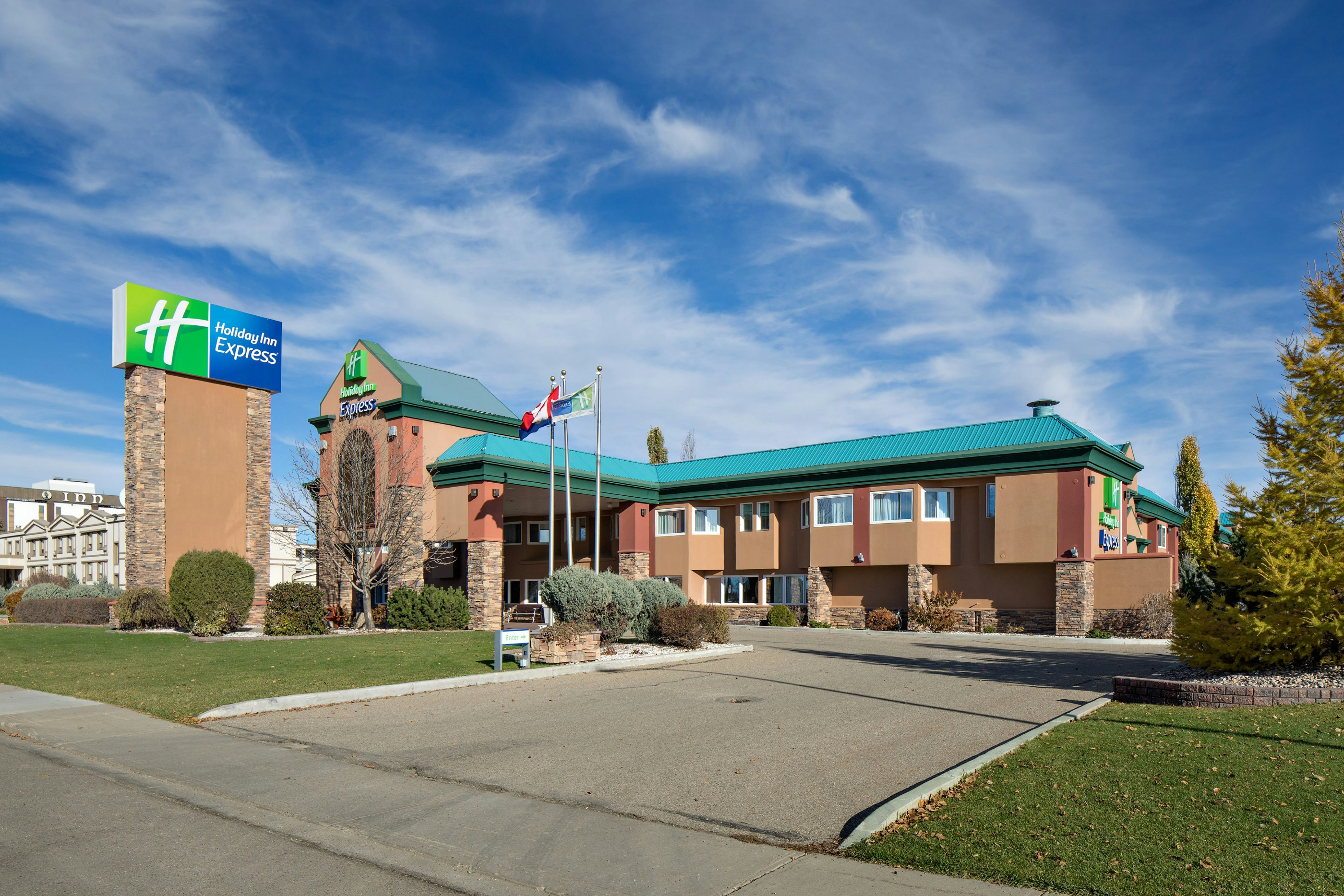 HOLIDAY INN EXPRESS RED DEER 65/68