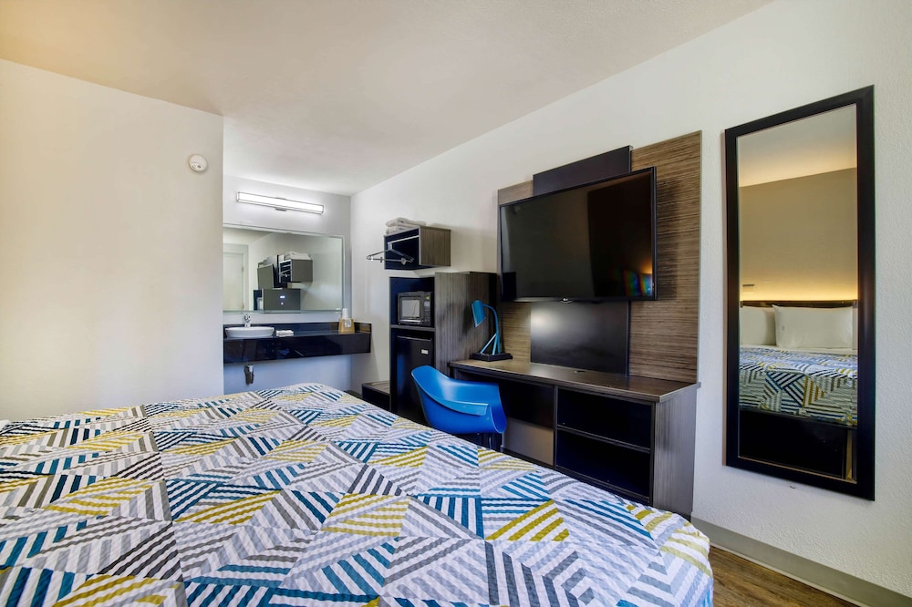 Motel6 Jackson, MS 47/61
