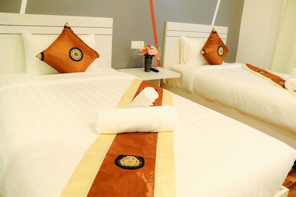 The Panda Hotel 7/55