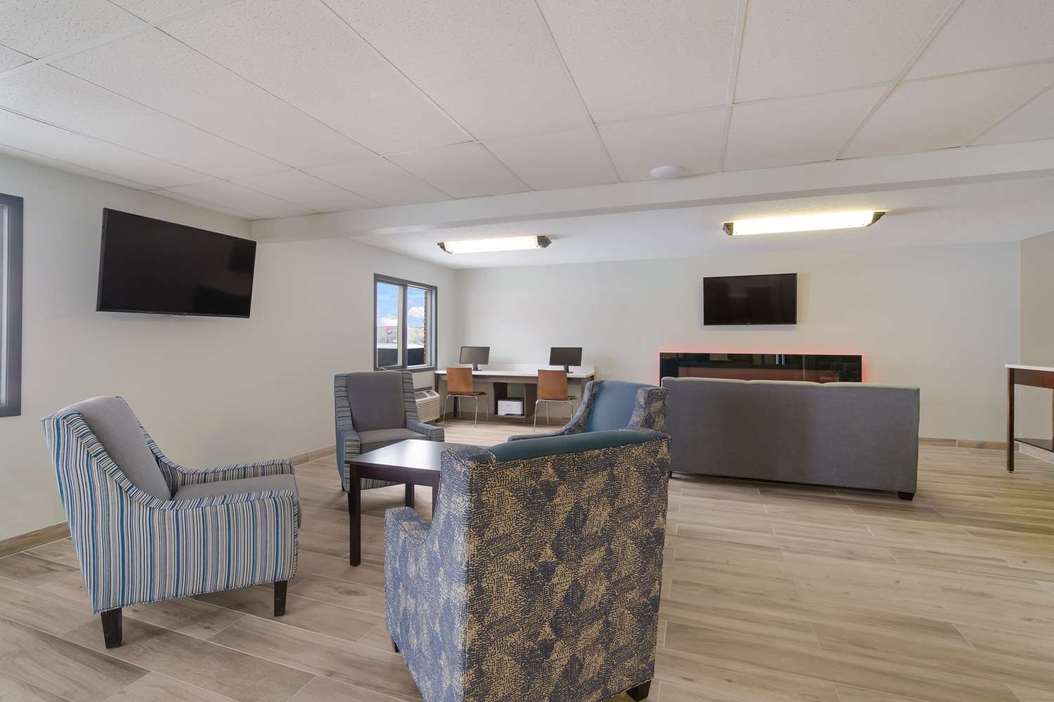 Econo Lodge Williston ND 10/11