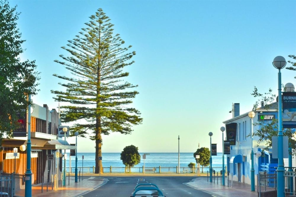 Beachfront Voyager Motor Inn 27/32