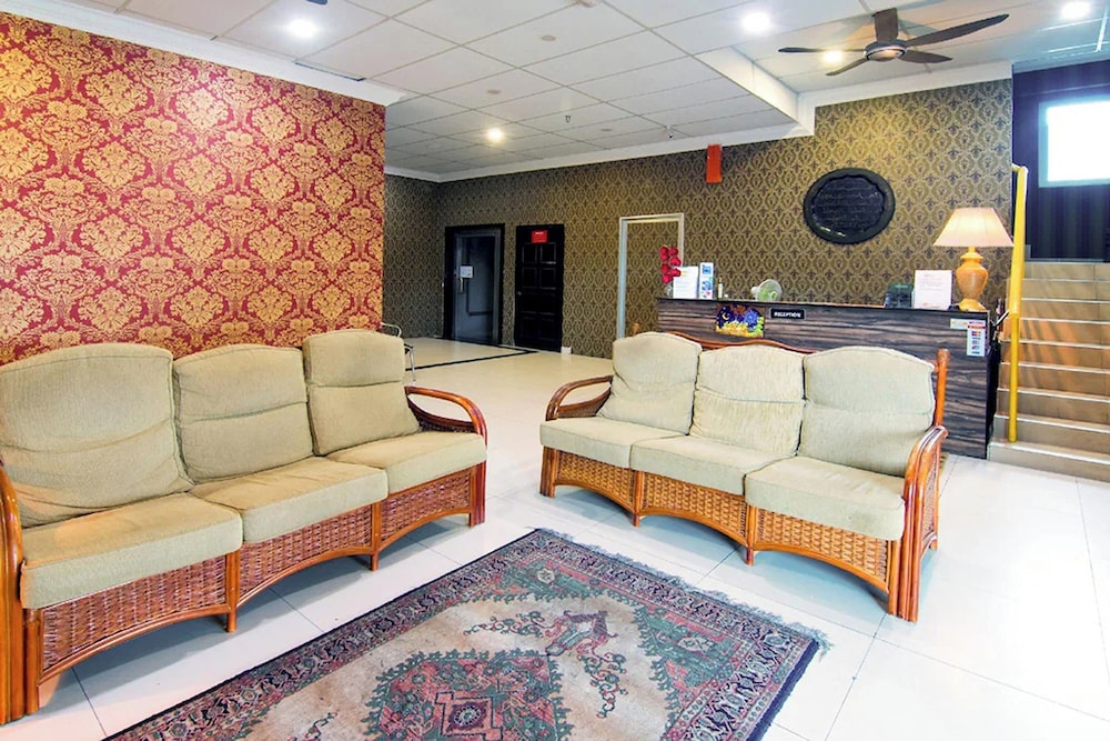 OYO 528 Andaman Sea Hotel 35/41