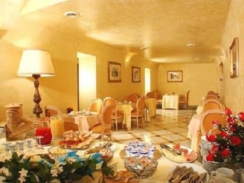 Hotel Champagne Palace 58/67