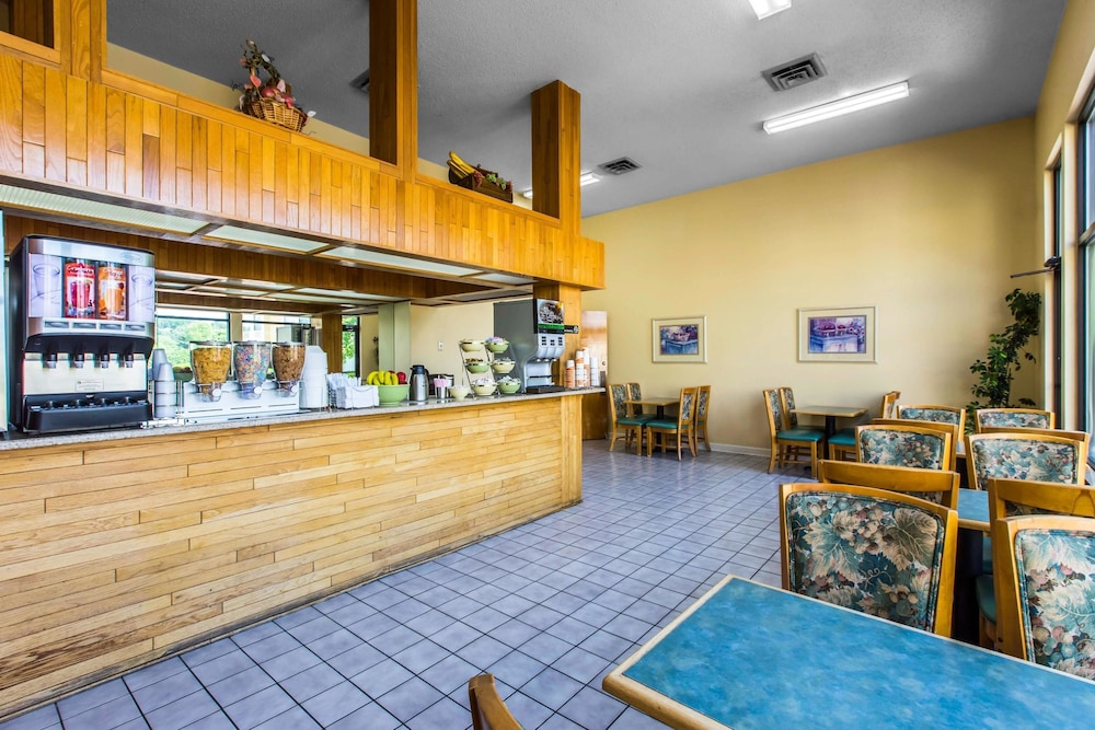 Quality Inn West Of Asheville 9/38