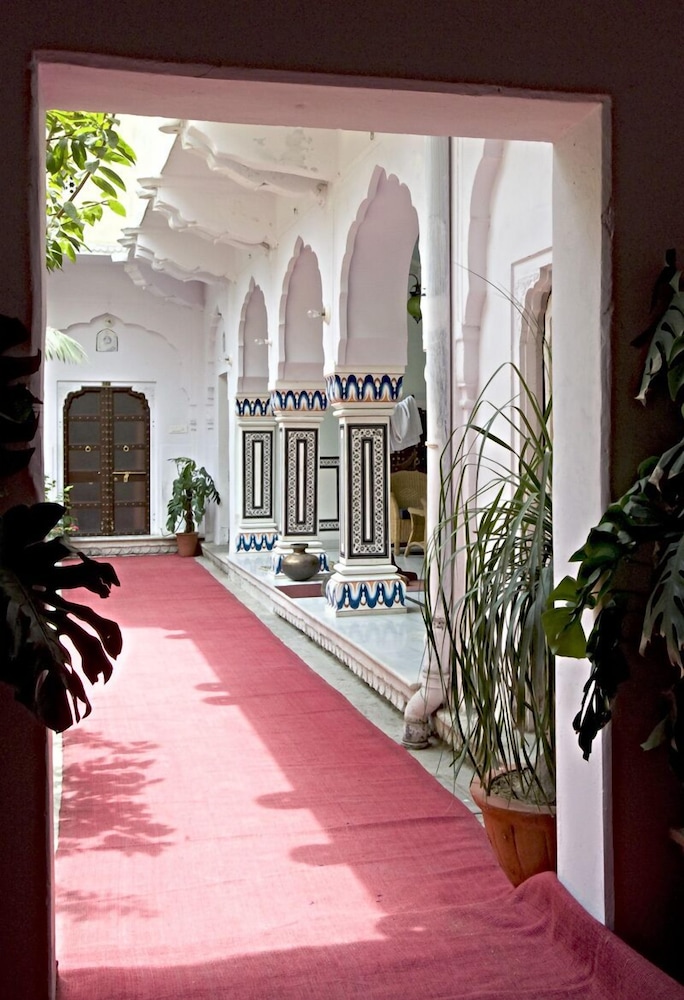 Hotel Saba Haveli 17/50