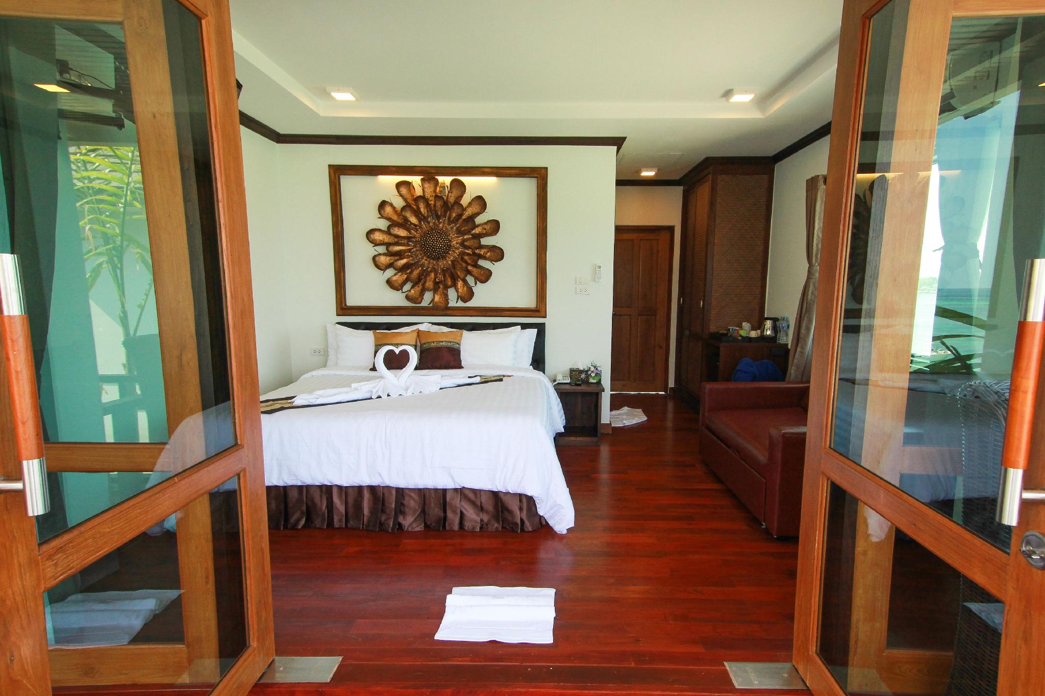 Deluxe, Double Bed