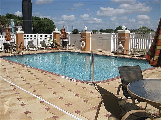 Holiday Inn Express Orlando South Davenport 65/70