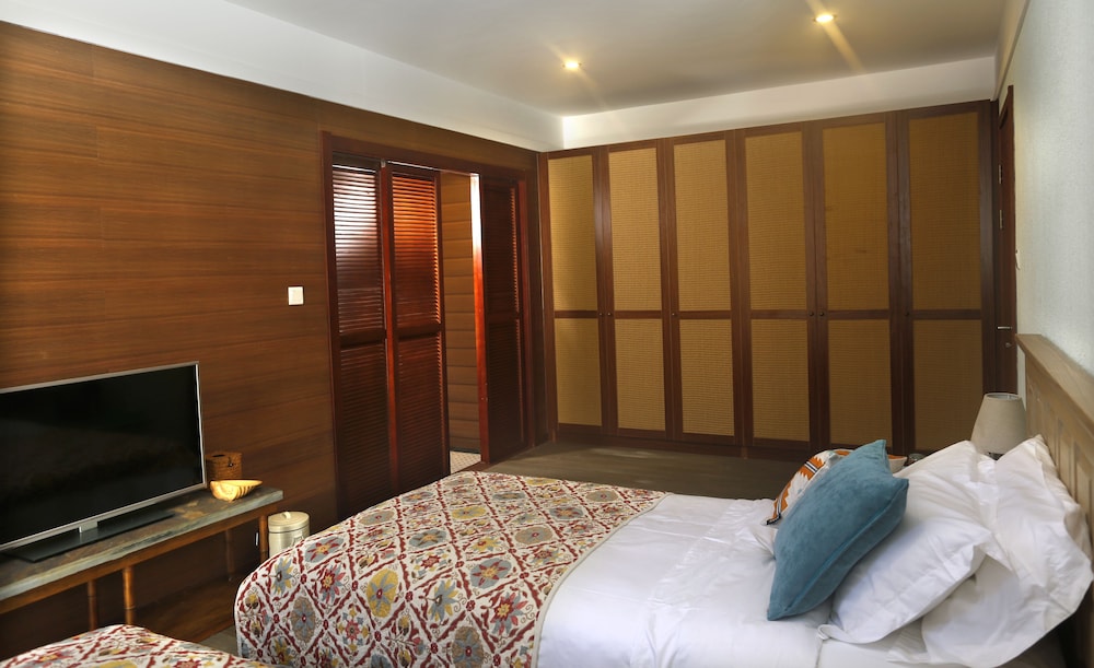 Shell Villa Apartel Resort 13/40