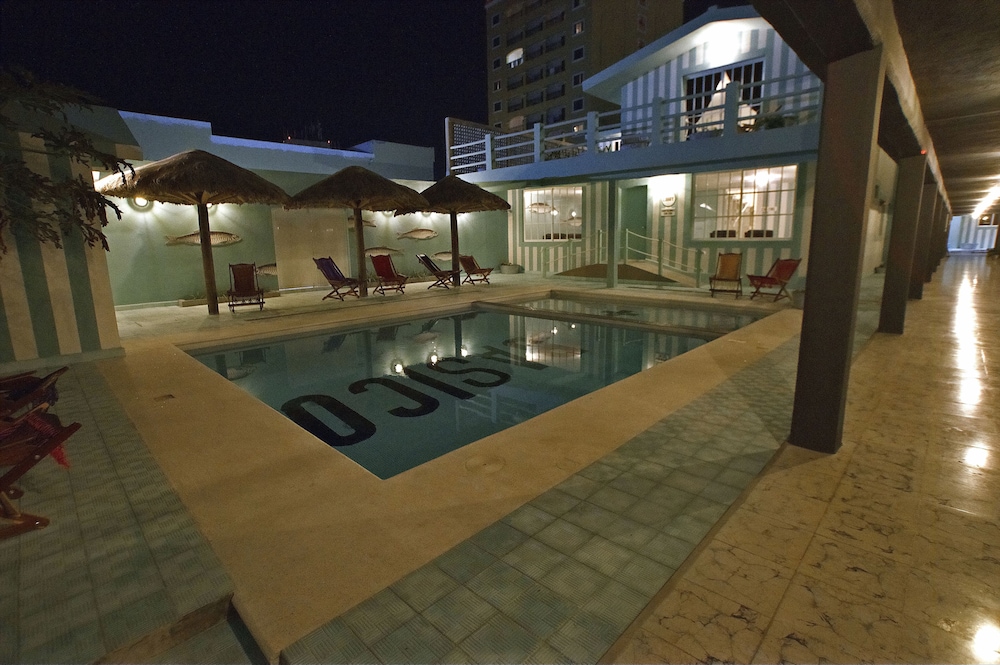 Mas Basico Hotel 52/54