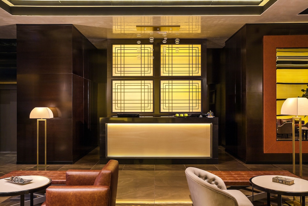 Saint Ten Hotel 39/83