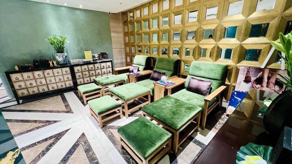 Golden Silk Boutique Hotel 48/70