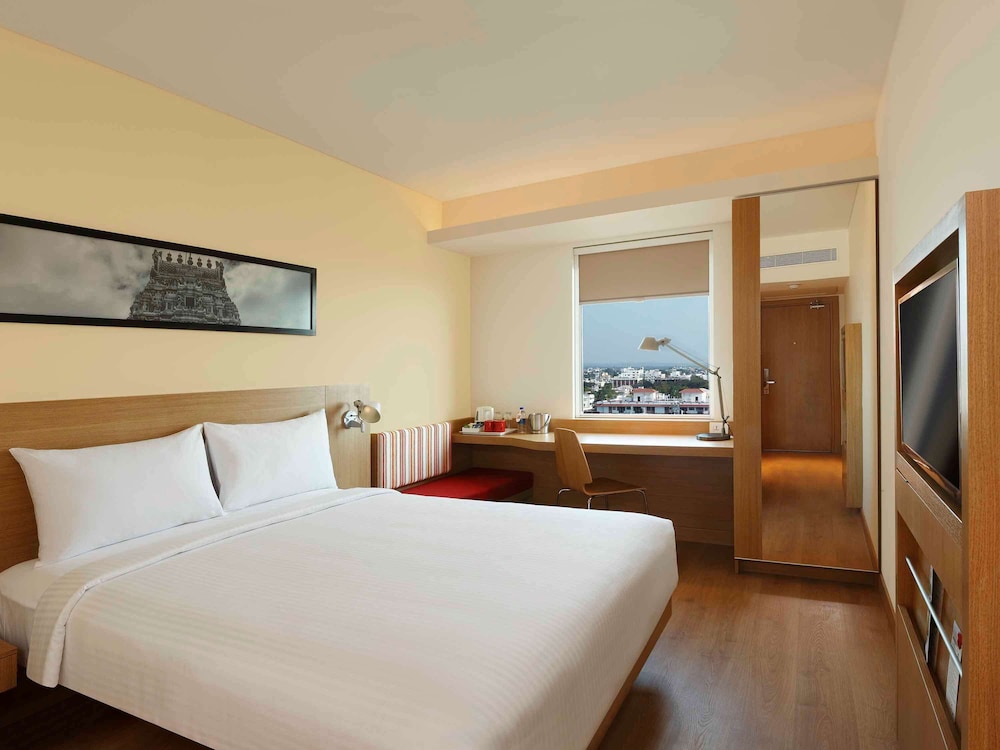 STANDARD, QUEEN BED