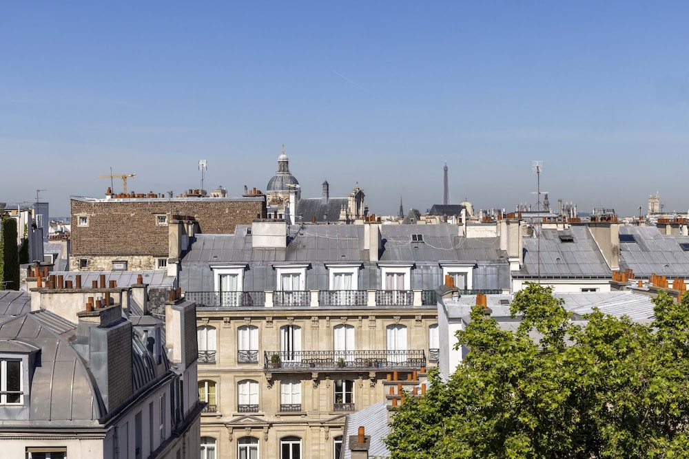 Le Petit Beaumarchais Hotel & Spa 43/48