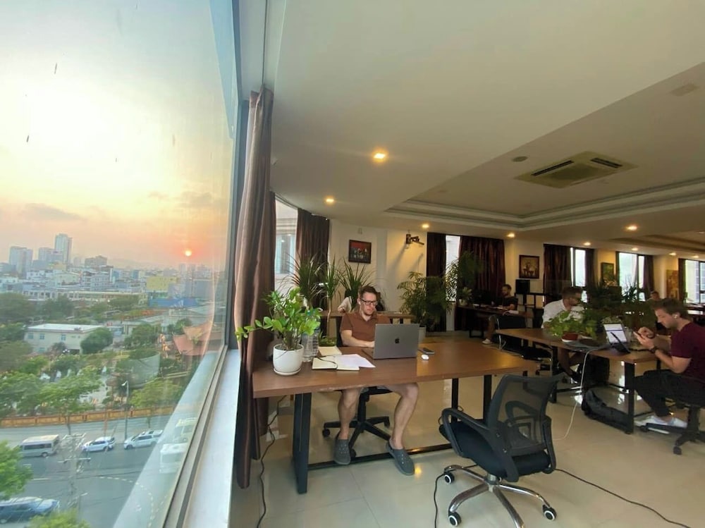 Grand Sunrise Hotel 10/100