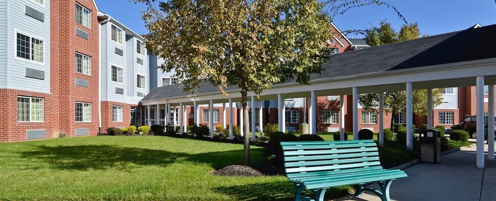 Microtel Inn & Suites by Wyndham Philadelphia Airport 13/16
