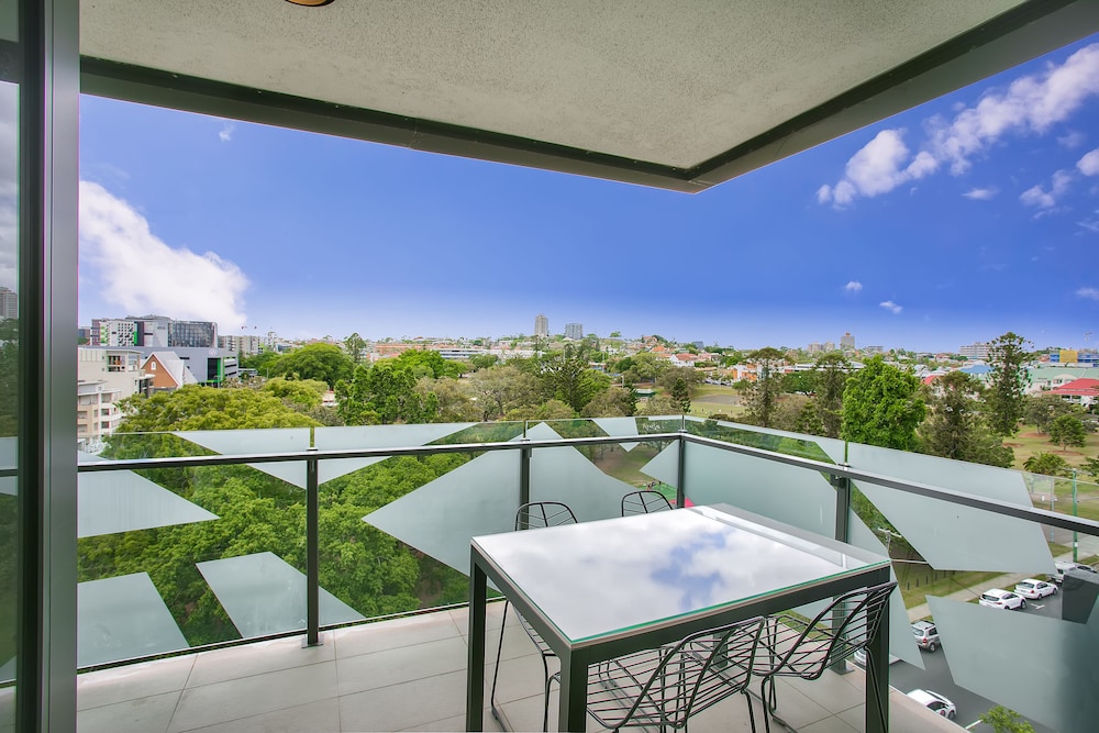 Vine Serviced Apartments 26/36