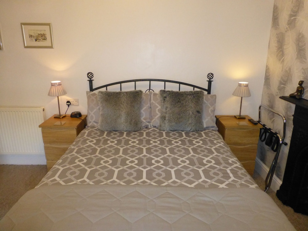 Bryn Derwen Guest House 14/60