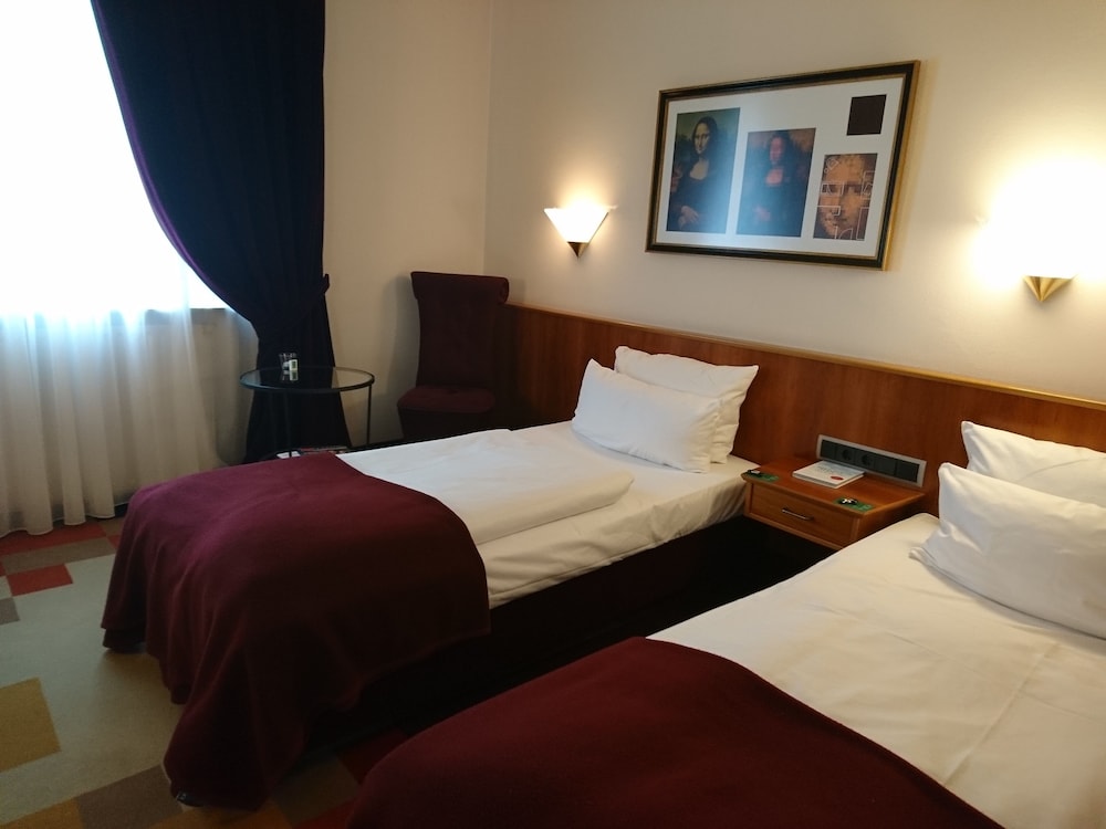 Turm Hotel 9/44