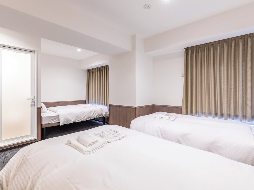 Hotel Excellence Enmachi Ekimae 14/42