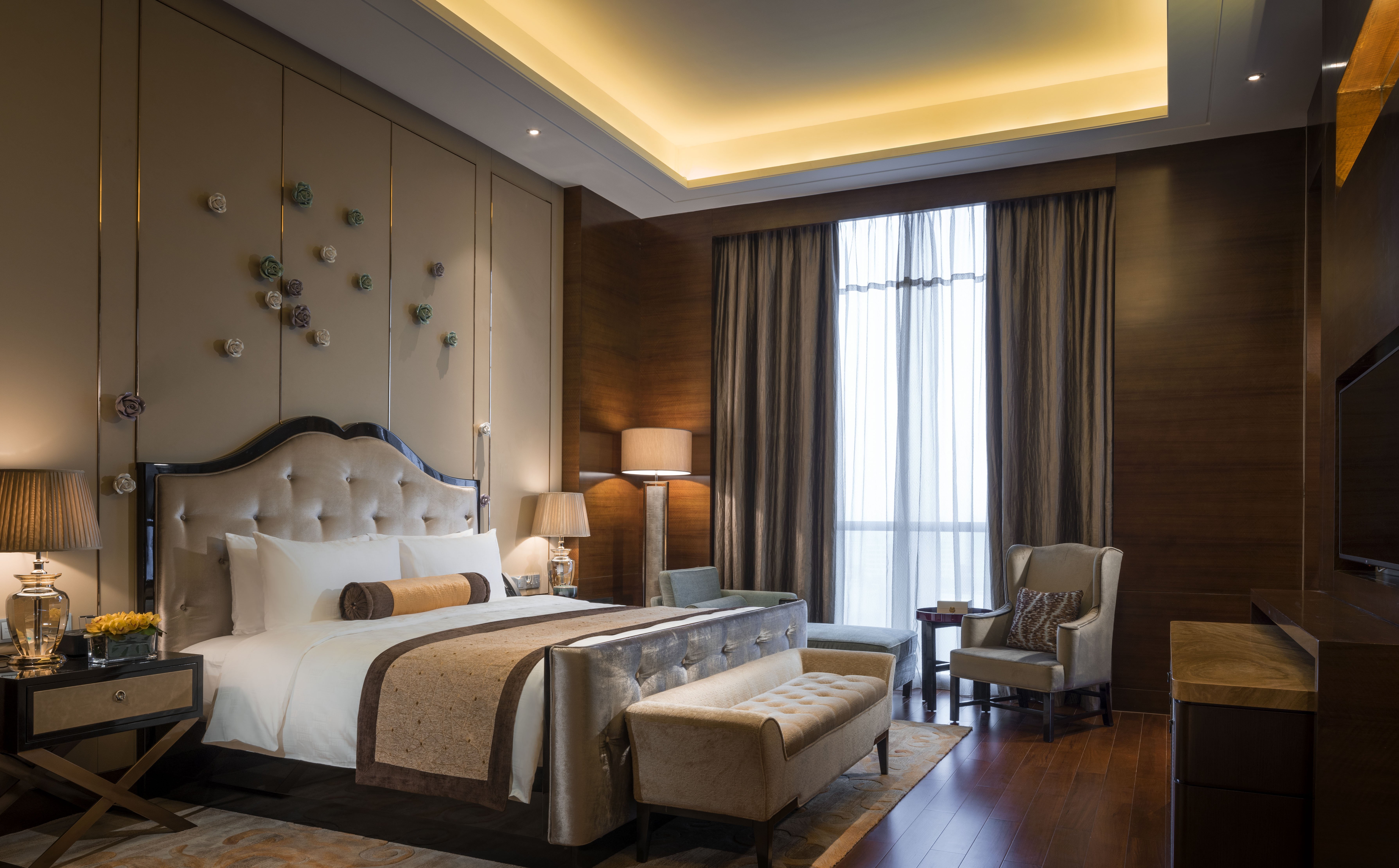 HUALUXE YANGJIANG CITY CENTER 30/79