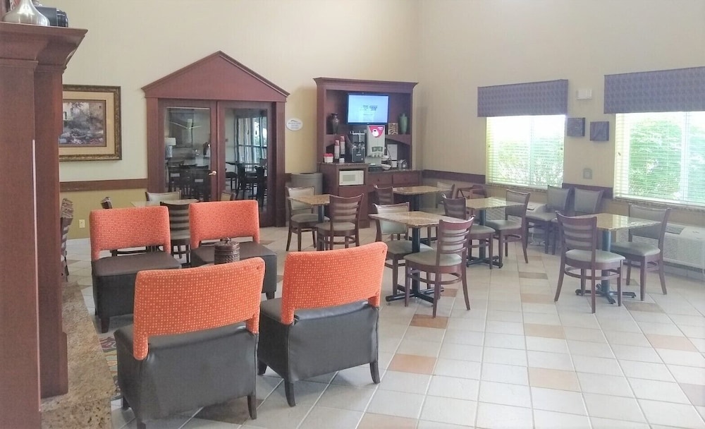 Baymont by Wyndham Litchfield 24/29