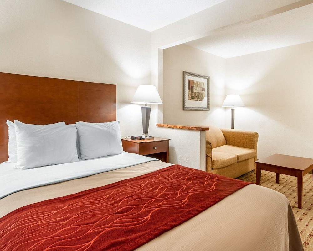Quality Inn & Suites Eau Claire University Area 9/27