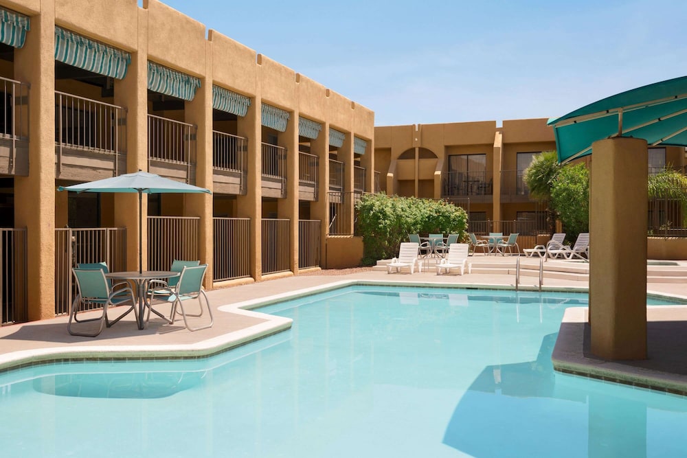 Las Palmas Hotel Tucson 38/41