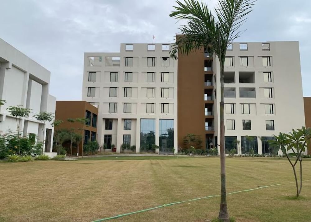 Vinti Resort, Ambaji 4/18