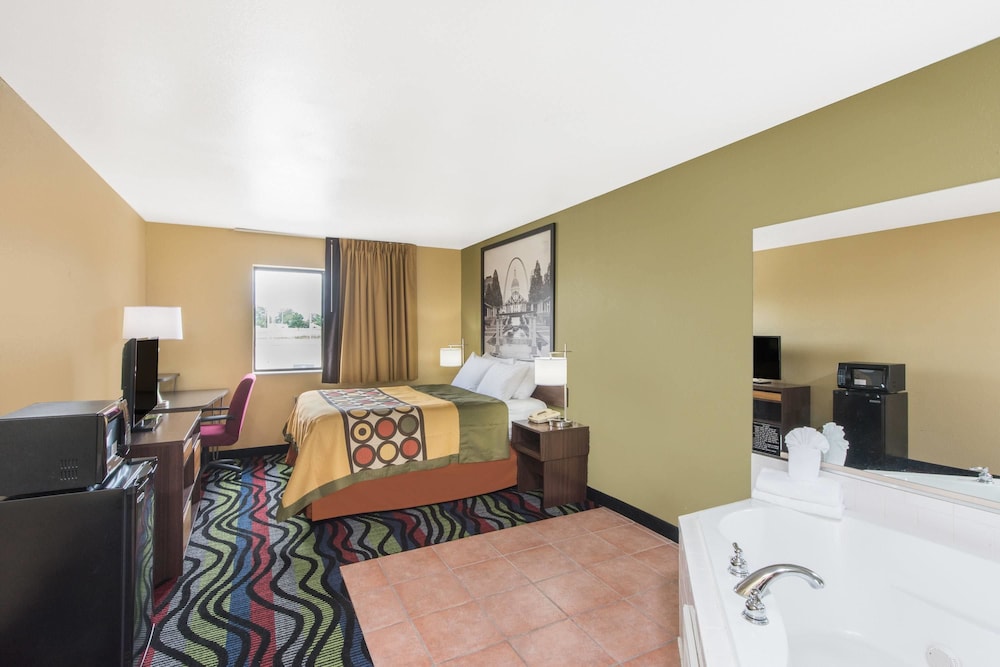 Super 8 by Wyndham Farmington 12/15