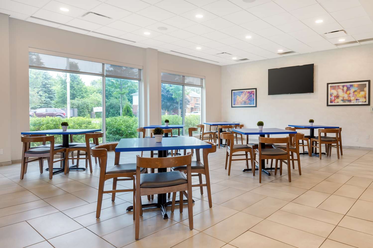 Glo Best Western Kanata Ottawa West 8/12
