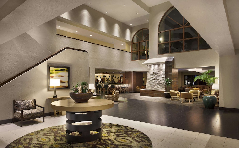 Embassy Suites by Hilton Phoenix Tempe 11/56