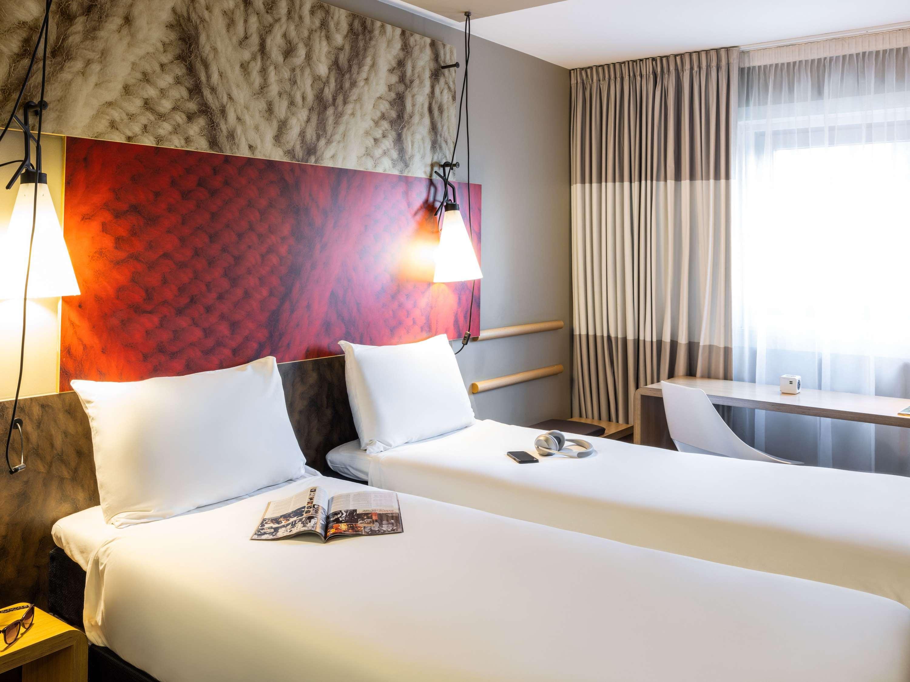 ROOM, TWIN BEDS, ACCESSIBLE